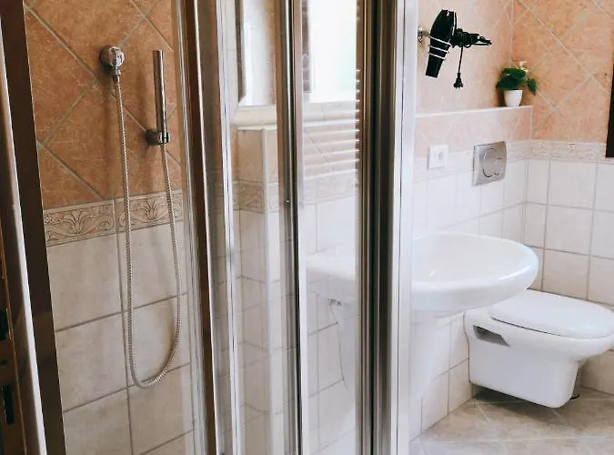 A Lu Ponti Oda ve Kahvaltı Budoni