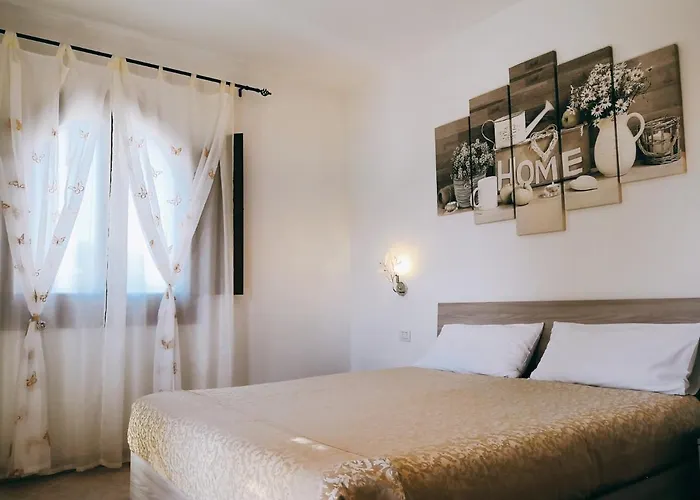 A Lu Ponti Oda ve Kahvaltı Budoni